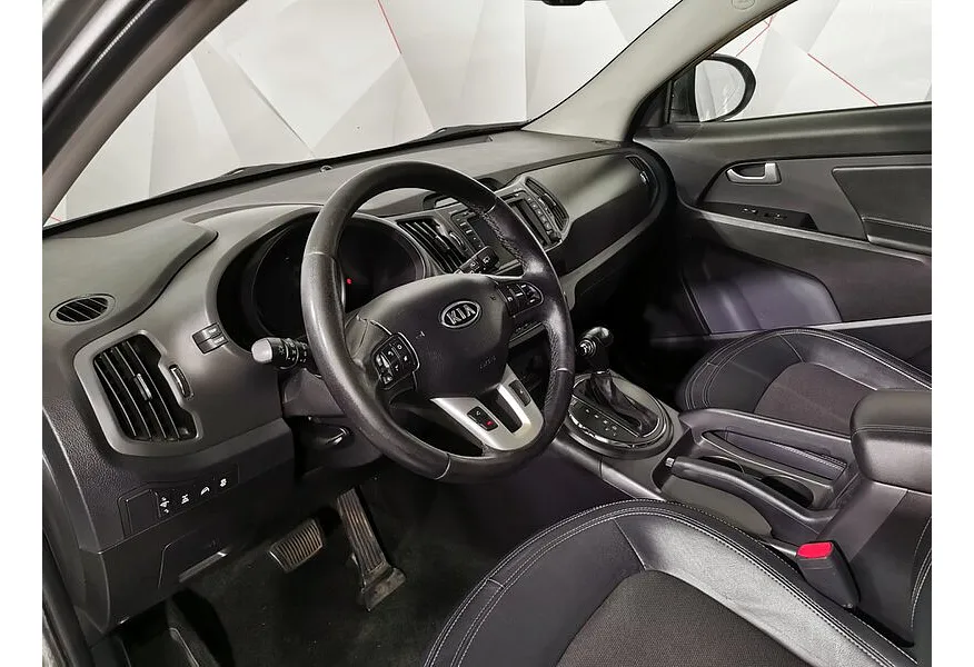 Kia Sportage 2.0 AT AWD (150 л.с.) Серебристый в АВИЛОН. Слайд №13