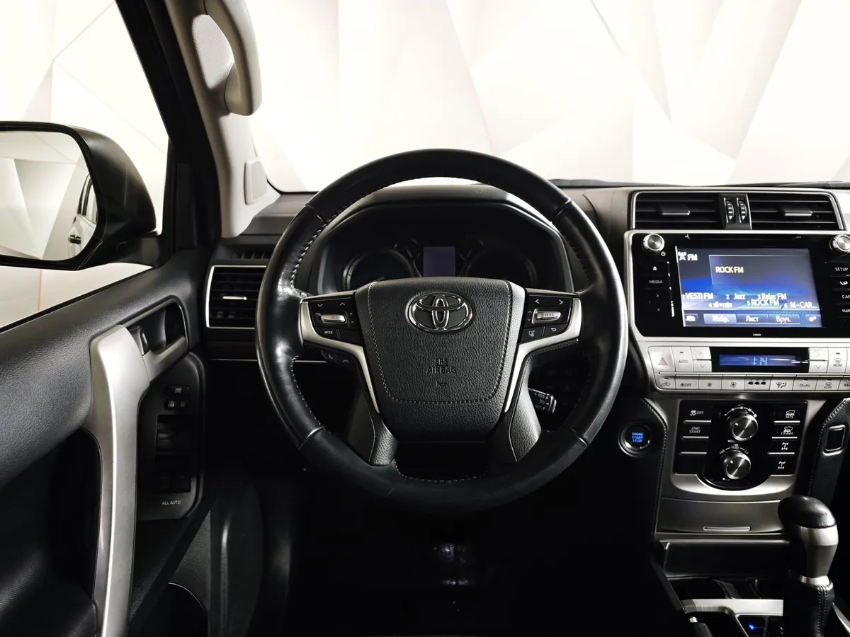 Toyota Land Cruiser Prado 2.8 D AT 4WD (5 мест) (177 л.с.) Комфорт Черный в АВИЛОН. Слайд №19