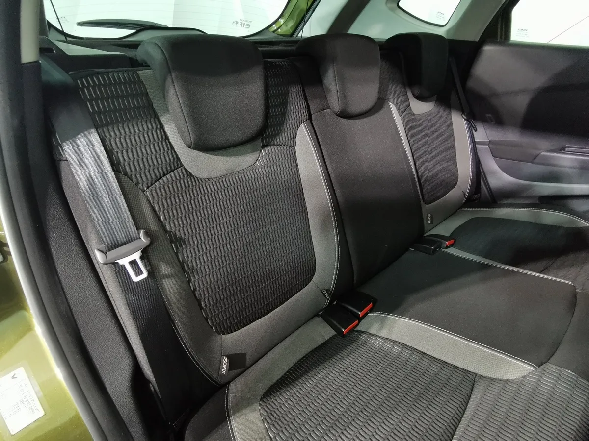 Renault Kaptur 2.0 AT AWD (143 л.с.) Зеленый в АВИЛОН. Слайд №16