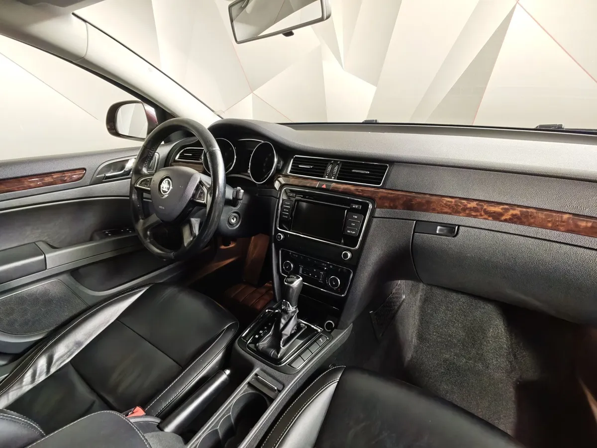 Skoda Superb 1.8 TSI DSG (152 л.с.) Красный в АВИЛОН. Слайд №13