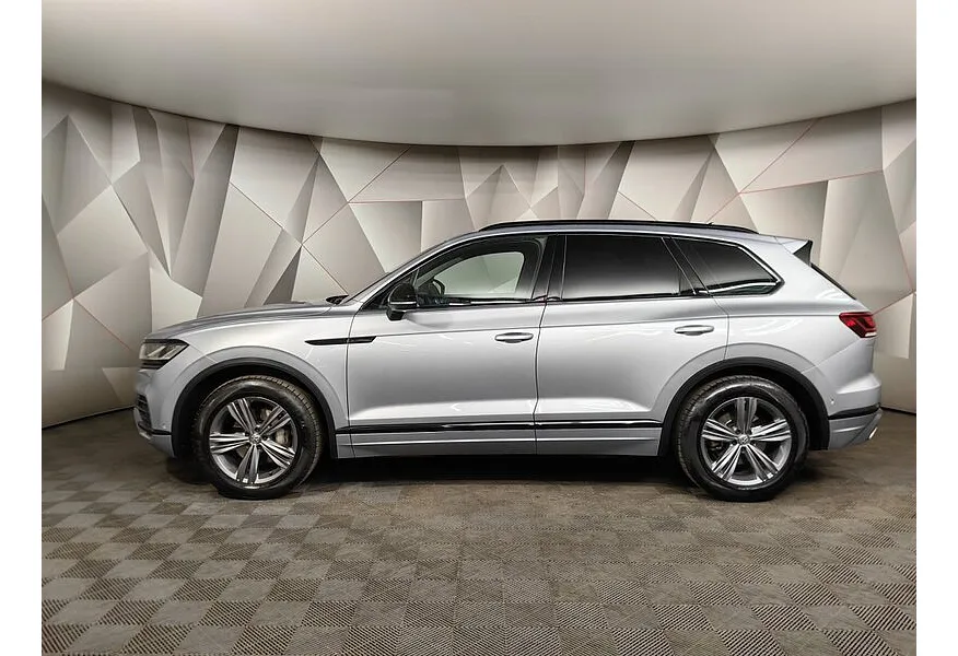 Volkswagen Touareg 2.0 TSI Tiptronic 4Motion (249 л.с.) Respect Серый в АВИЛОН. Слайд №5