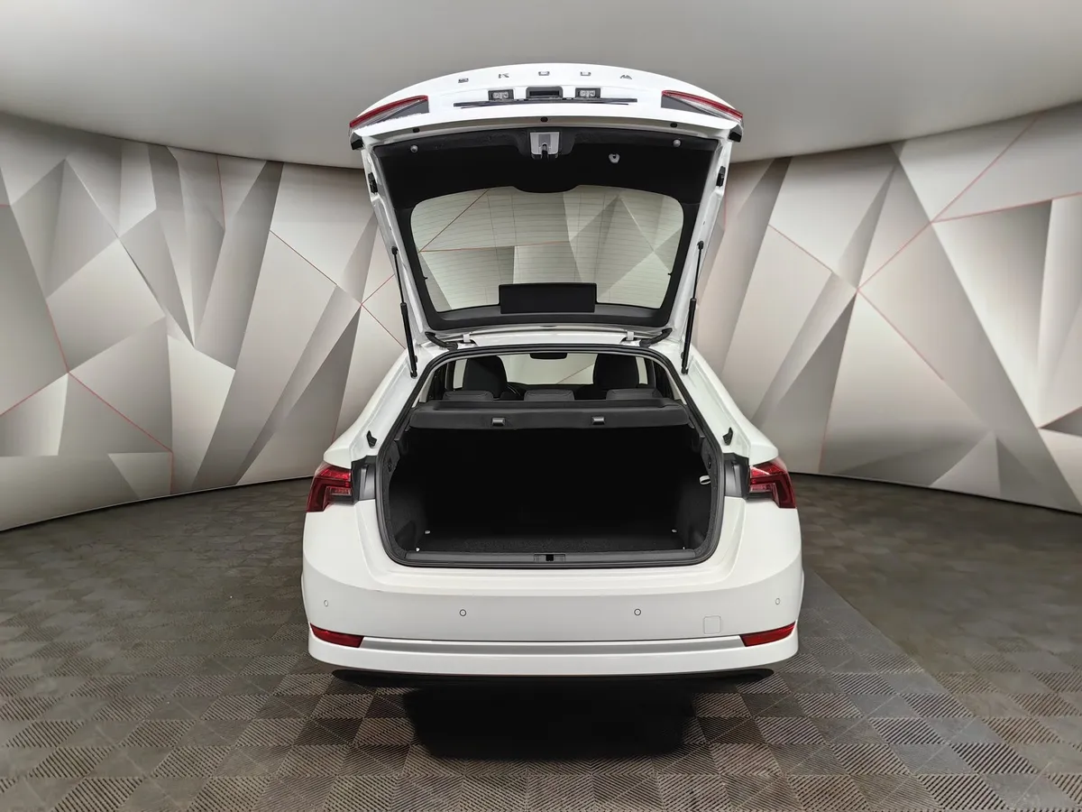 Skoda Octavia 1.4 AT FWD (150 л.с.) Белый в АВИЛОН. Слайд №12