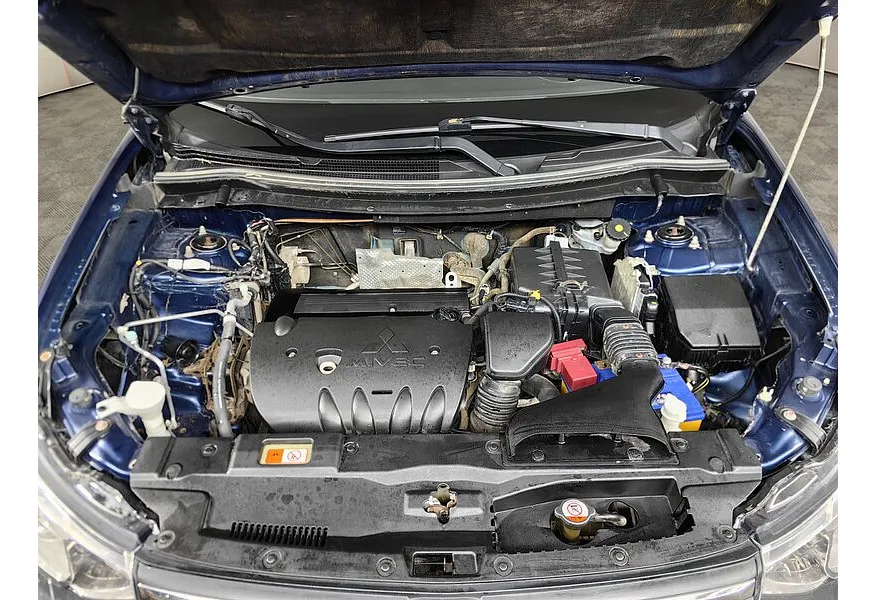 Mitsubishi Outlander 2.4 CVT 4WD (167 л.с.) Синий в АВИЛОН. Слайд №11