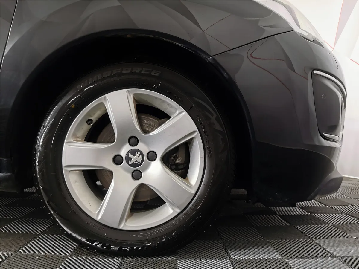 Peugeot 3008 1.6 THP AT (150 л.с.) Черный в АВИЛОН. Слайд №9