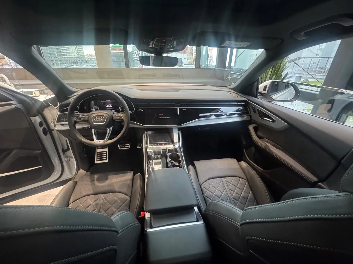 Audi Q8 3.0 TDI Tiptronic quattro (286 л.с.) Белый в АВИЛОН. Слайд №15