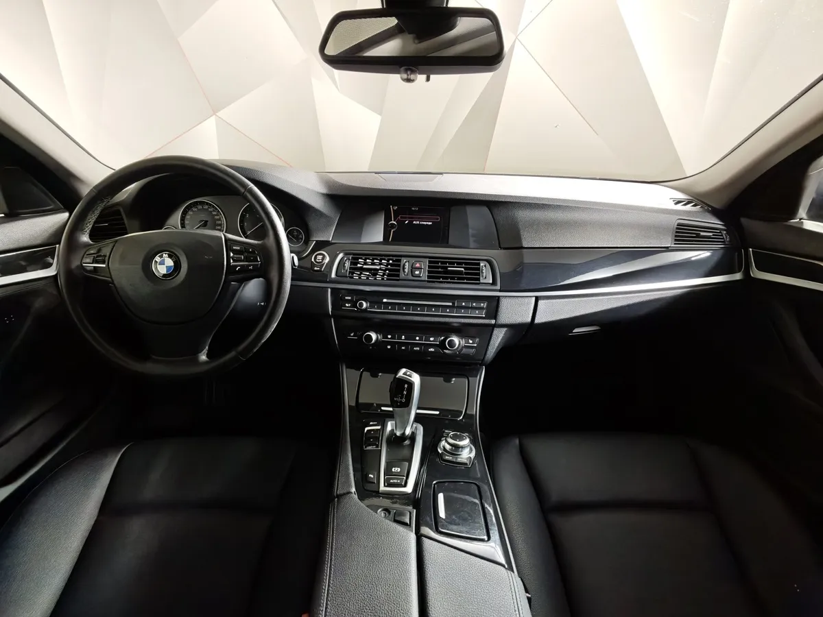 BMW 5 серия 520i AT (184 л.с.) Черный в АВИЛОН. Слайд №11