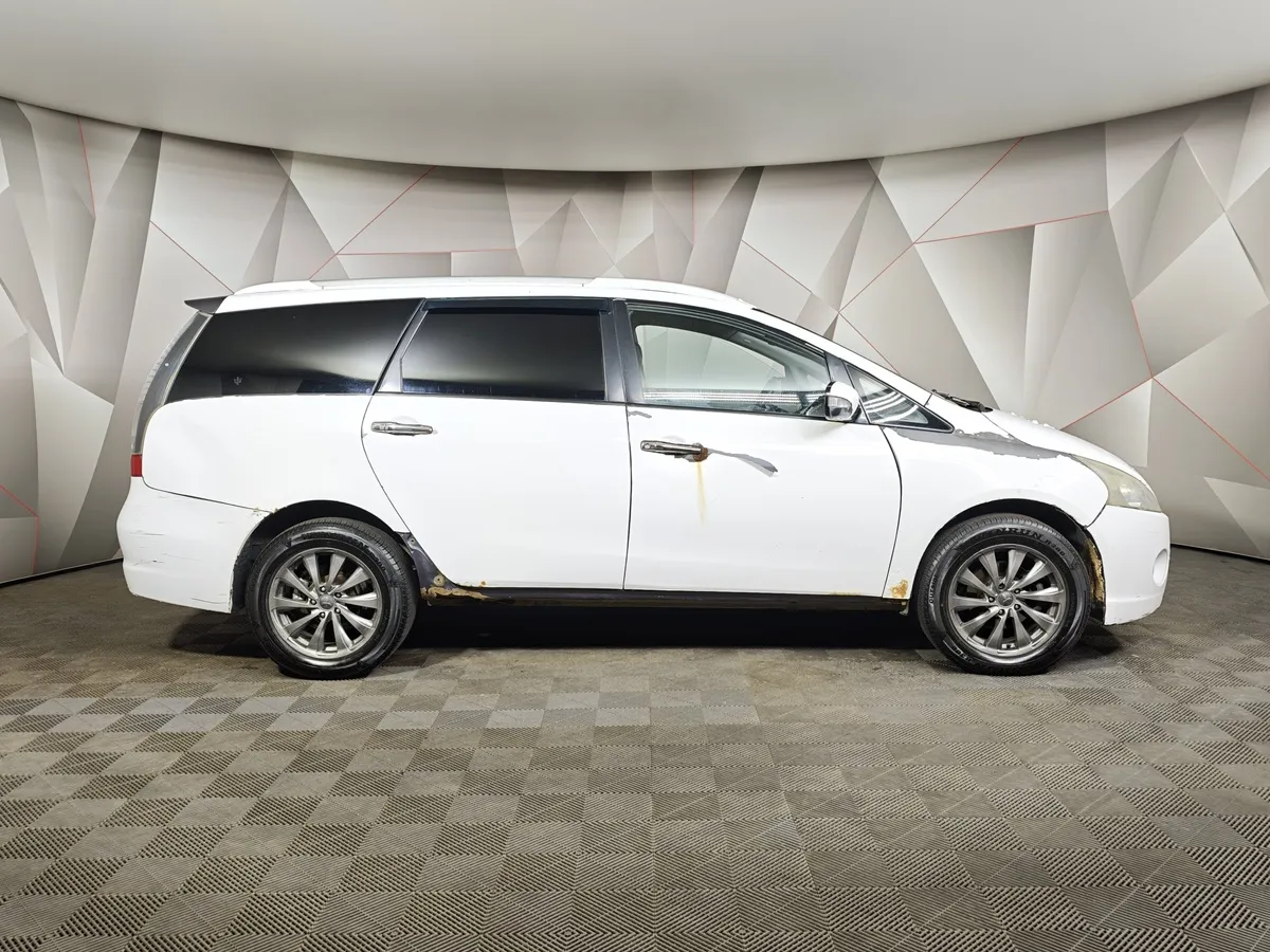 Mitsubishi Grandis 2.4 AT 4WD (165 л.с.) Белый в АВИЛОН. Слайд №5