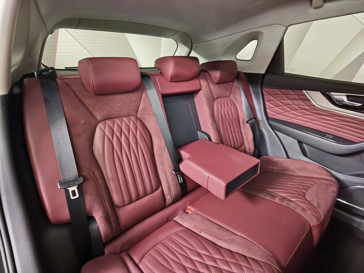 Hongqi HS5 2.0 AT 4WD (224 л.с.) Комфорт Черный в АВИЛОН. Слайд №16