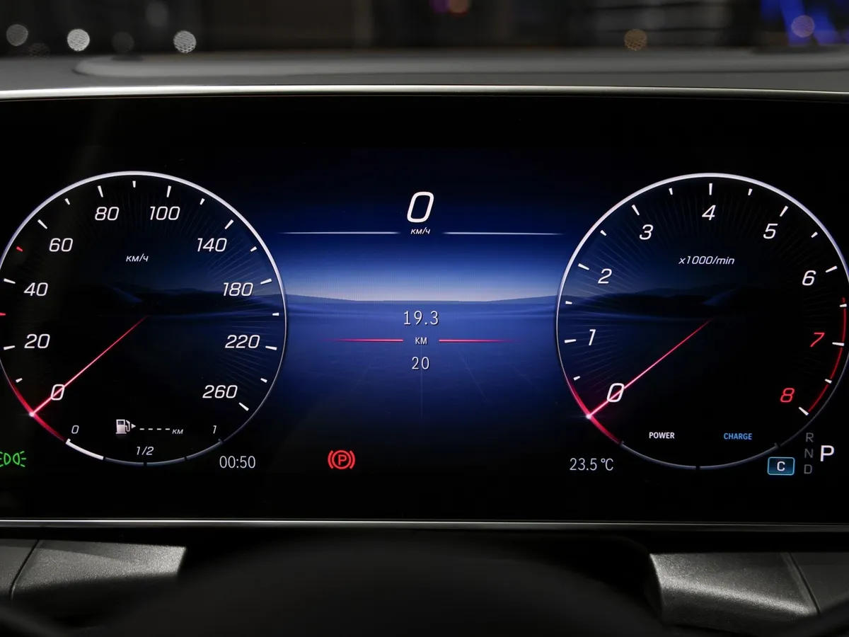 Mercedes-Benz GLC 300 4MATIC 9G-TRONIC (258 л.с.) Серый в АВИЛОН. Слайд №18