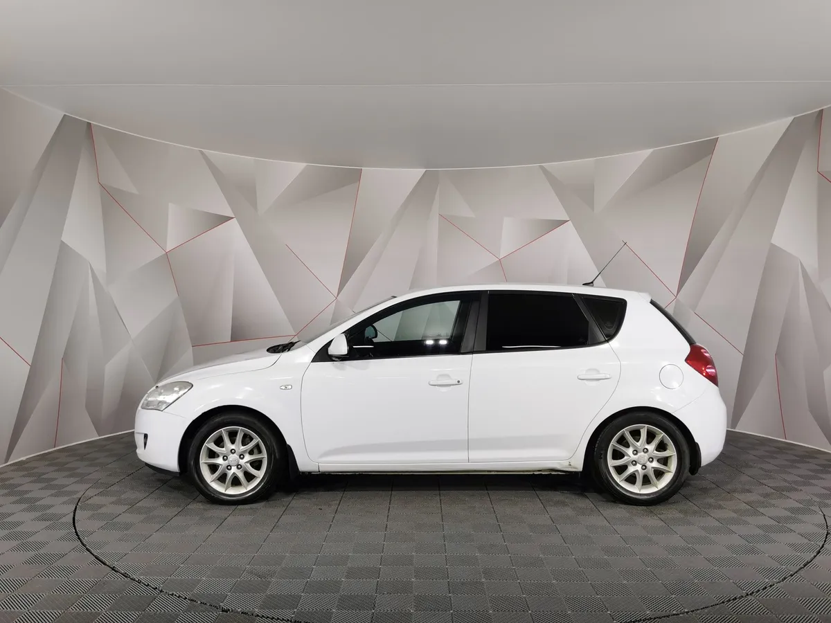Kia Ceed 1.6 AT (122 л.с.) Белый в АВИЛОН. Слайд №5