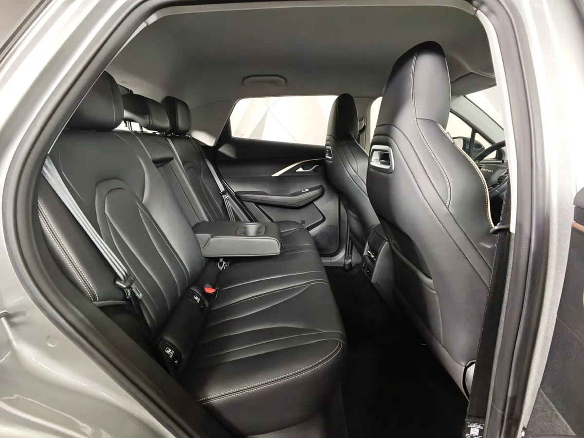 Omoda C5 1.5T CVT (147 л.с.) Lifestyle Серебристый в АВИЛОН. Слайд №16
