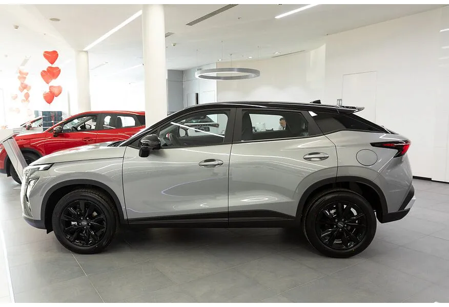 Omoda C5 1.6T DCT 4WD (150 л.с.) Supreme (2 цвета) Серебристый в АВИЛОН. Слайд №2