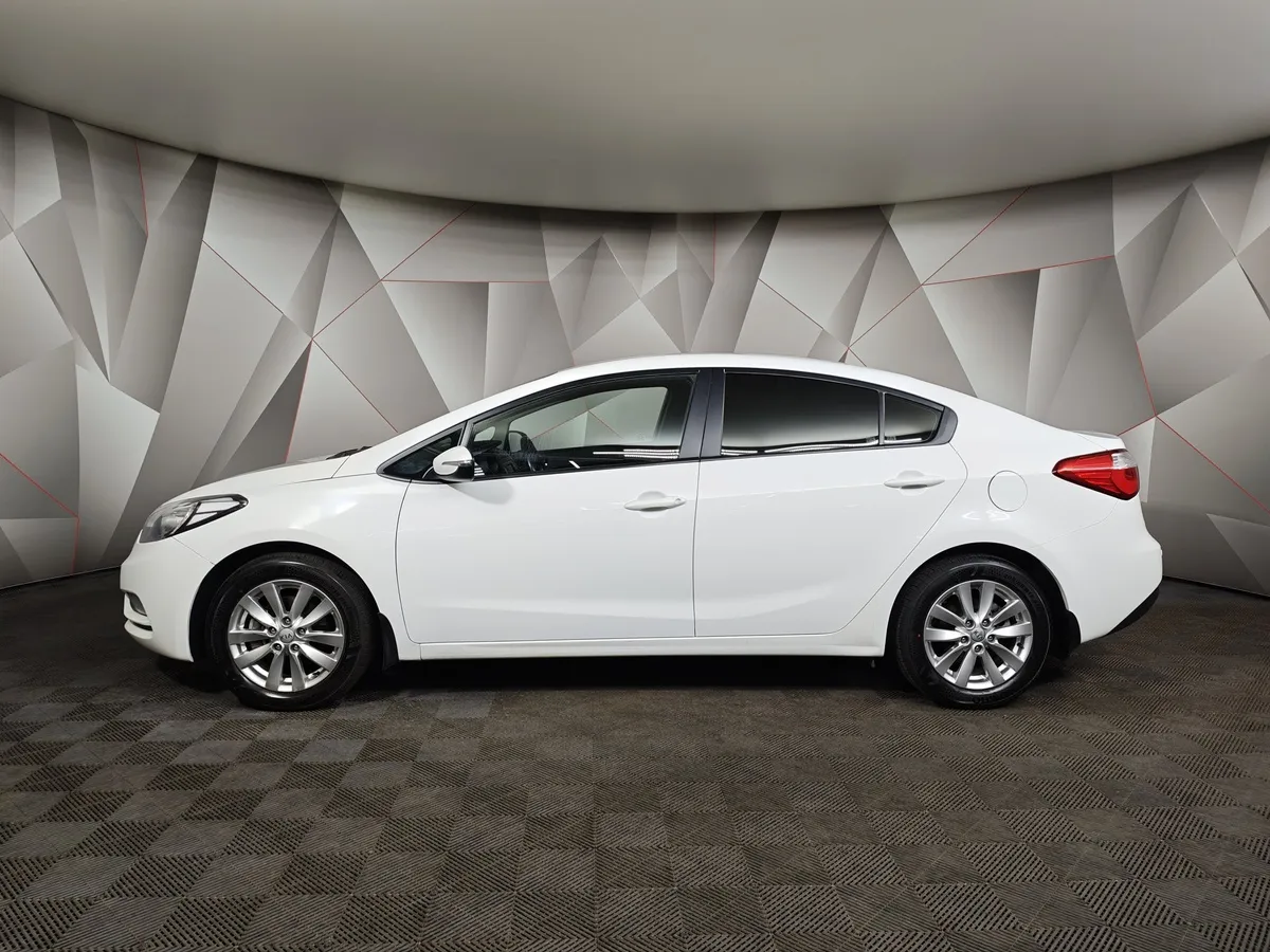 Kia Cerato 1.6 MT (130 л.с.) Comfort (D460) Белый в АВИЛОН. Слайд №5