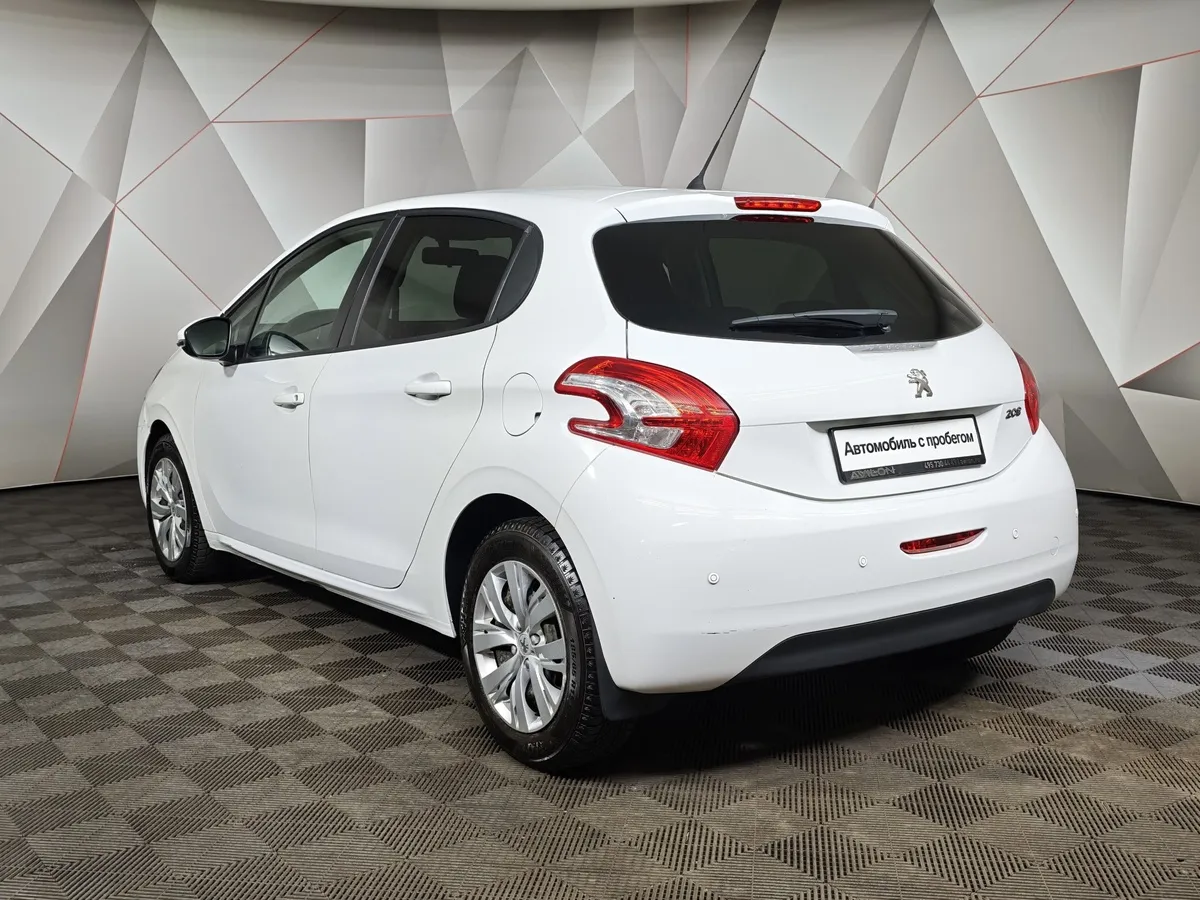 Peugeot 208 1.2 VTi ETG (82 л.с.) Белый в АВИЛОН. Слайд №4