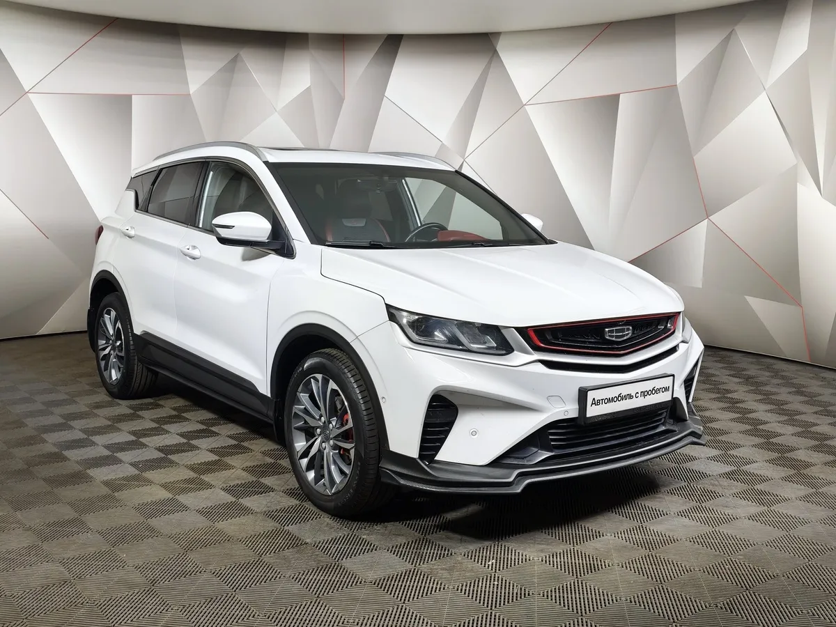 Geely Coolray 1.5T 7DCT 2WD (150 л.с.) Flagship Sport Белый в АВИЛОН. Слайд №3