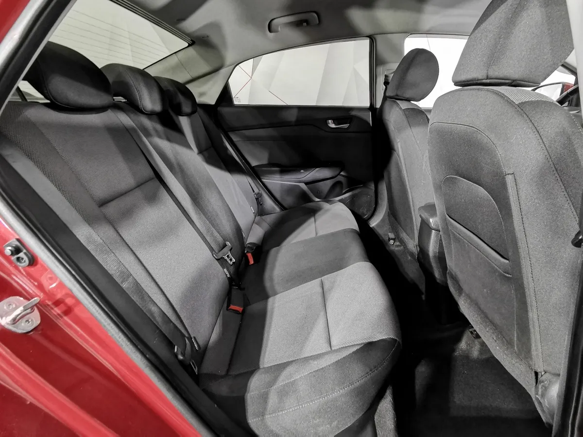 Hyundai Solaris 1.6 AT (123 л.с.) Elegance + Prestige Красный в АВИЛОН. Слайд №17