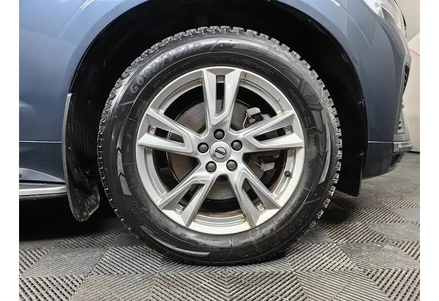 Volvo XC60 2.0 AT AWD (249 л.с.) Deluxe Edition Синий в АВИЛОН. Слайд №9