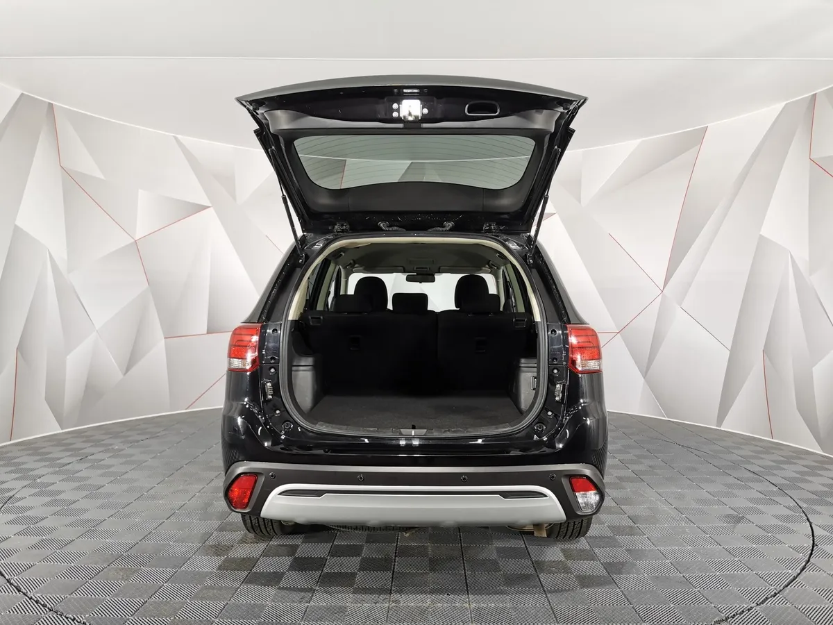Mitsubishi Outlander 2.0 MIVEC CVT 2WD (146 л.с.) Invite Черный в АВИЛОН. Слайд №11