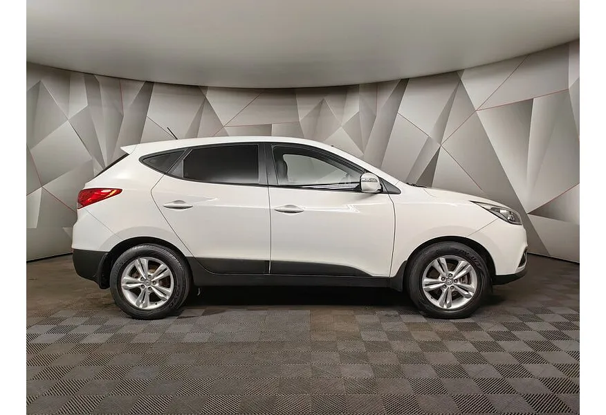 Hyundai ix35 2.0 CRDi AT 4WD (136 л.с.) Comfort Белый в АВИЛОН. Слайд №4