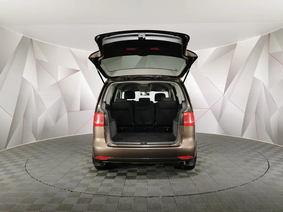 Volkswagen Touran 1.4 TSI DSG (170 л.с.) Highline Коричневый в АВИЛОН. Слайд №12