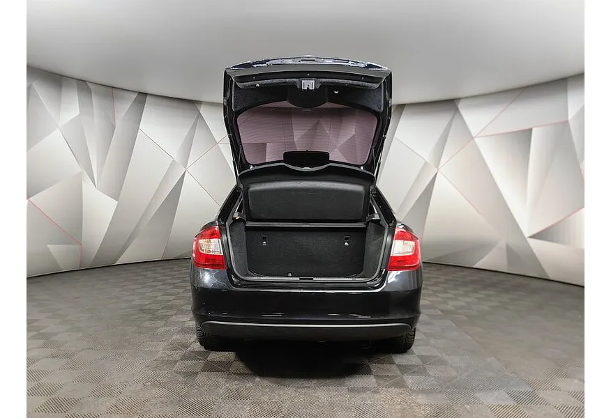 Skoda Rapid 1.6 AT (110 л.с.) Черный в АВИЛОН. Слайд №11