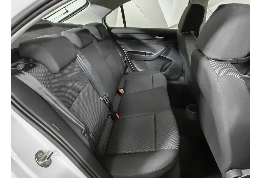 Volkswagen Polo 1.6 MPI AT (110 л.с.) Respect + Зимний Белый в АВИЛОН. Слайд №15