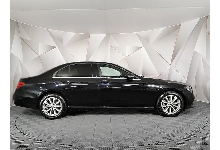 Mercedes-Benz E-Класс E 200 4MATIC 9G-TRONIC (197 л.с.) Premium (Локальная сборка) Черный в АВИЛОН. Слайд №4