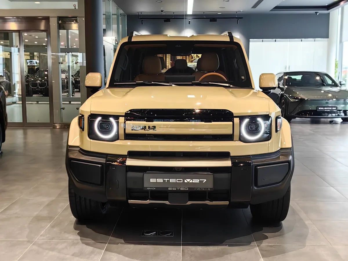 ESTEO V27 1.5h REEV AT 4WD (456 л.с.) Премиум Бежевый в АВИЛОН. Слайд №3