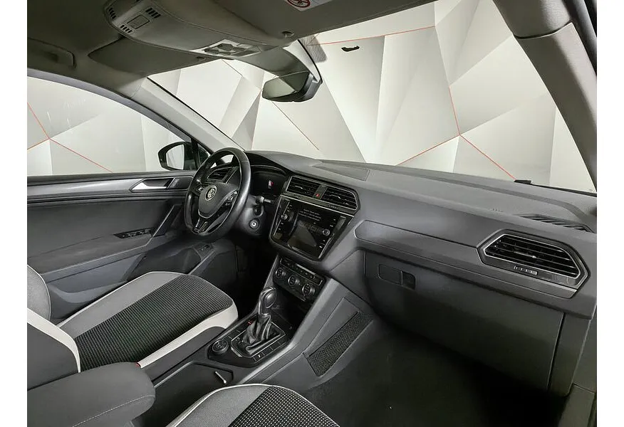Volkswagen Tiguan 2.0 TSI 4Motion DSG (180 л.с.) OFFROAD Серый в АВИЛОН. Слайд №13