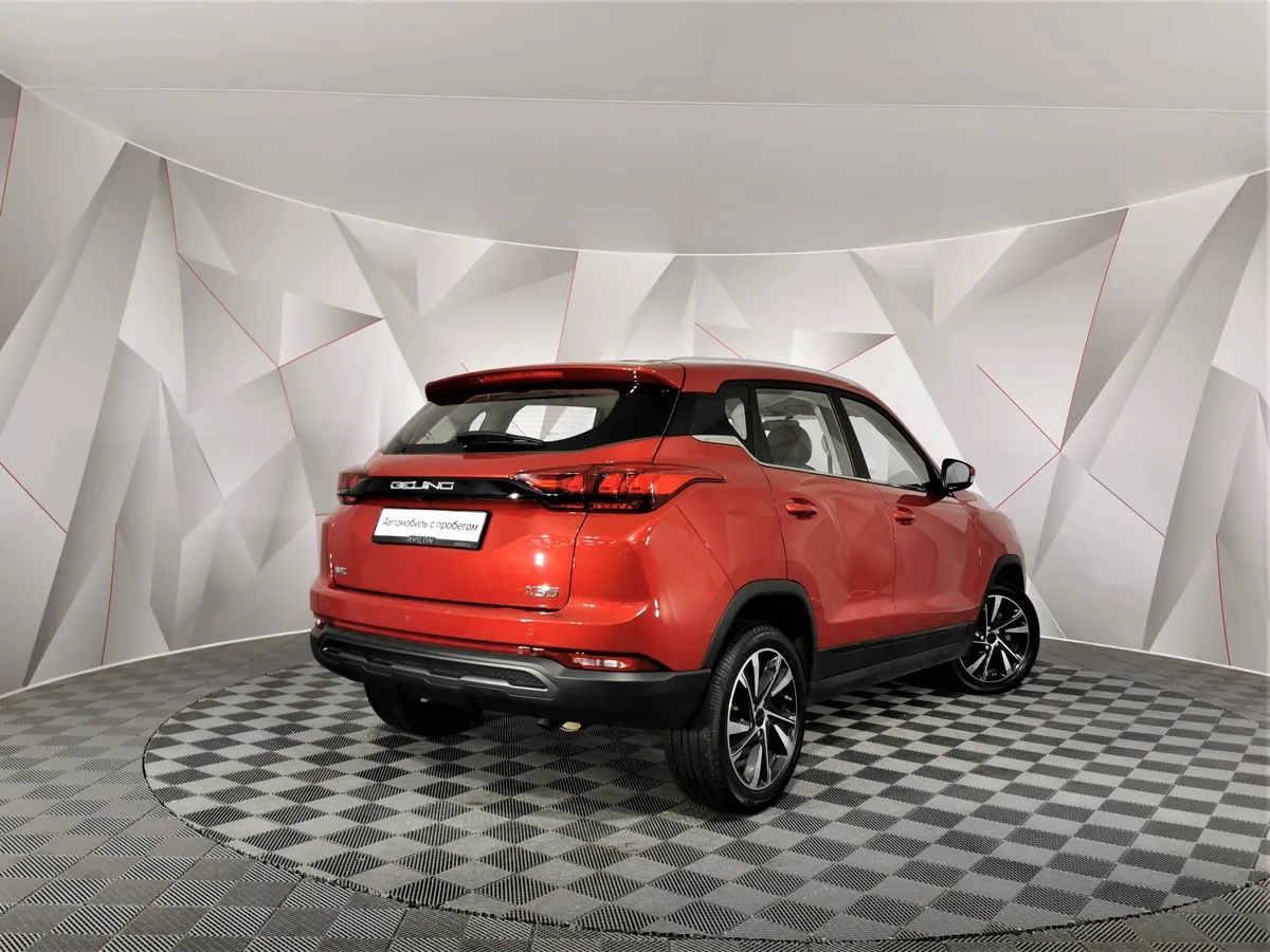 BAIC X35 1.5 CVT 2WD (136 л.с) Fashion Красный в АВИЛОН. Слайд №2