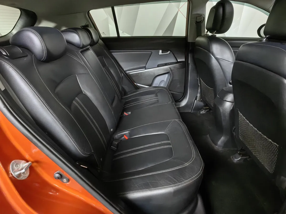 Kia Sportage 2.0 AT AWD (150 л.с.) Оранжевый в АВИЛОН. Слайд №15