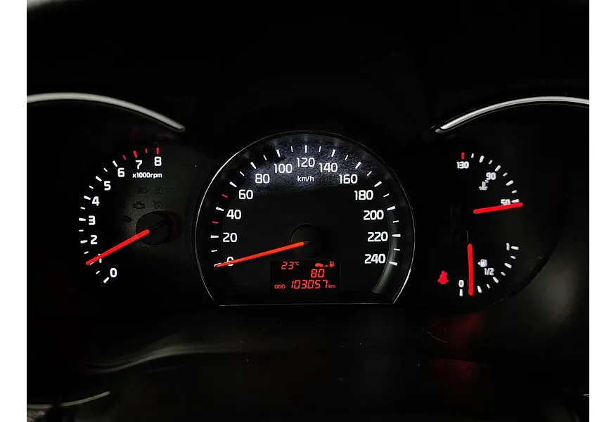 Kia Sorento 2.4 MT 4WD (174 л.с.) Белый в АВИЛОН. Слайд №17