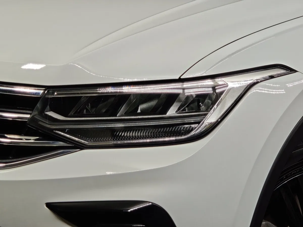 Volkswagen Tiguan 2.0 TSI 4Motion AT (180 л.с.) Urban Sport Белый в АВИЛОН. Слайд №10