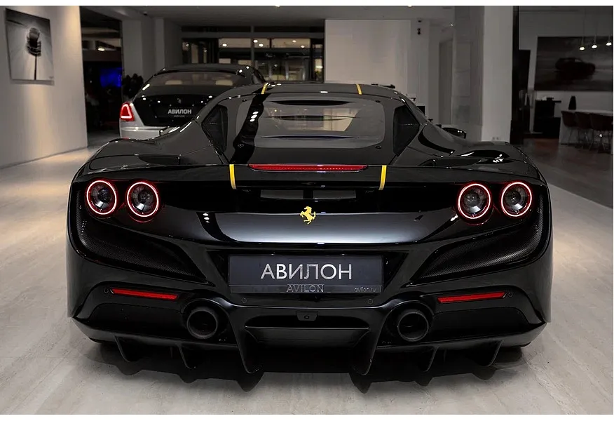 Ferrari F8 Tributo 3.9 V8 TURBO (720 л.с.) Черный в АВИЛОН. Слайд №4