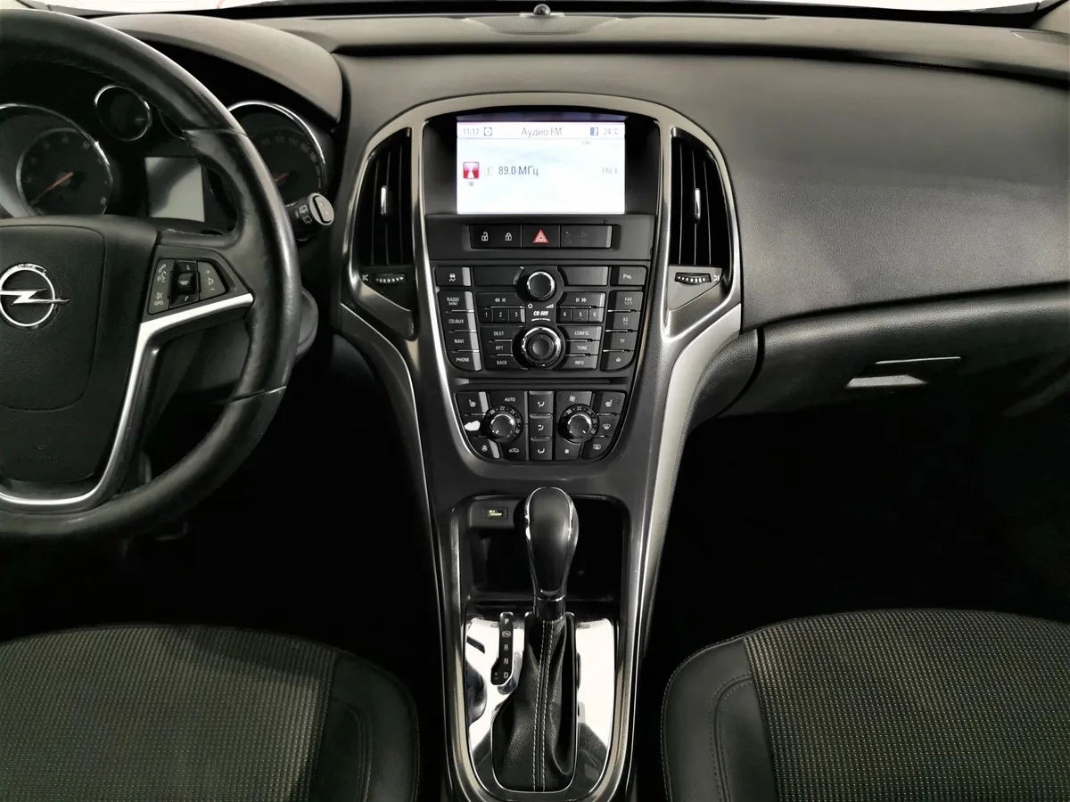 Opel Astra 1.6 AT (115 л.с.) Серебристый в АВИЛОН. Слайд №13