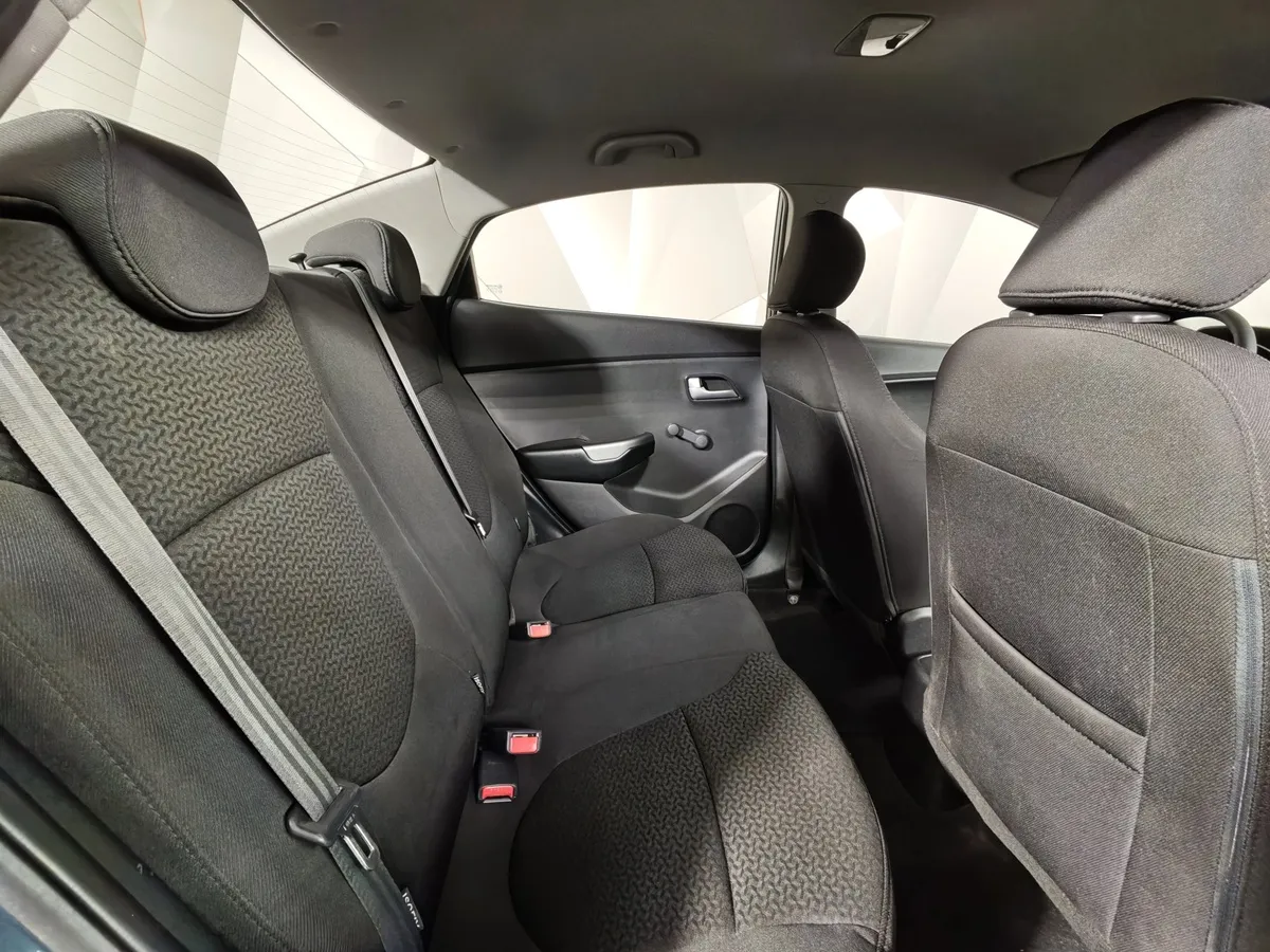 Kia Rio 1.4 AT (107 л.с.) Голубой в АВИЛОН. Слайд №15