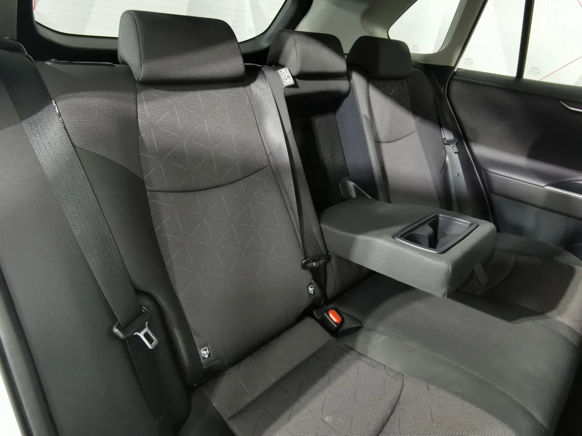Toyota RAV4 2.0 CVT (149 л.с.) Комфорт Белый в АВИЛОН. Слайд №16