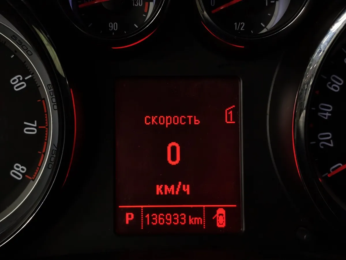 Opel Astra 1.4 Turbo AT (140 л.с.) Серебристый в АВИЛОН. Слайд №16