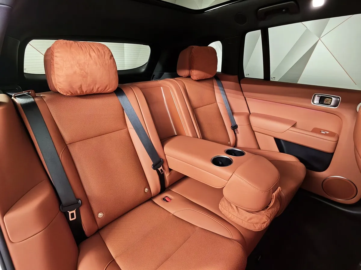 Li Auto L7 1.5 AT 4WD (449 л.с.) Pro Белый в АВИЛОН. Слайд №16