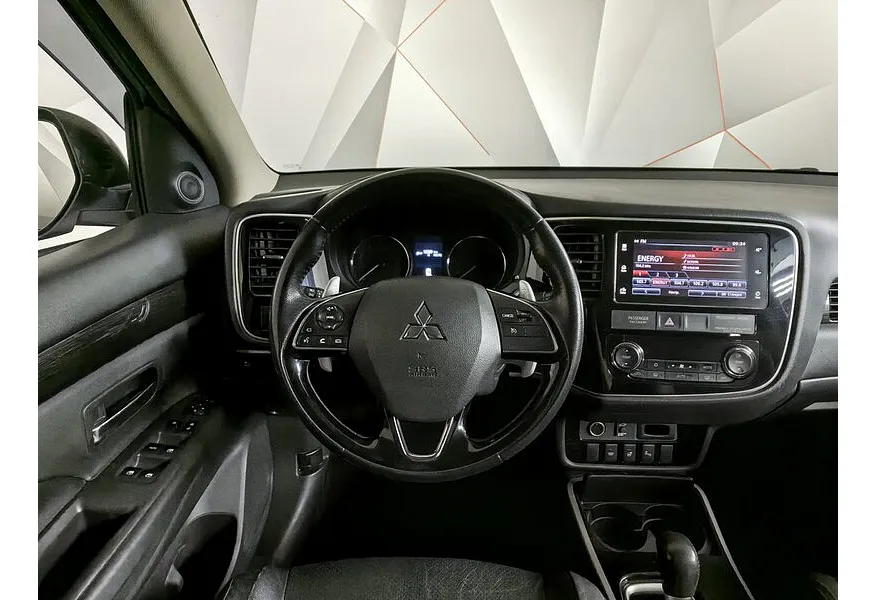 Mitsubishi Outlander 2.4 CVT 4WD (167 л.с.) Белый в АВИЛОН. Слайд №11