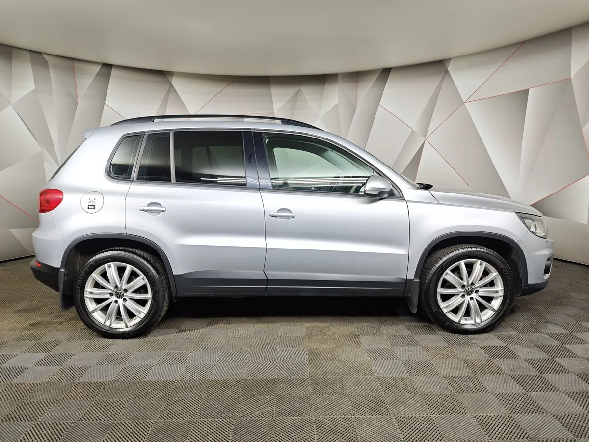 Volkswagen Tiguan 2.0 TSI 4Motion AT (180 л.с.) Sport&Style Серебристый в АВИЛОН. Слайд №6