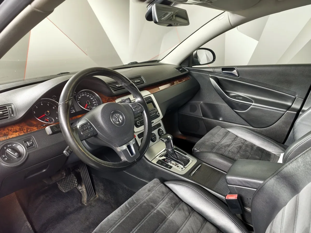 Volkswagen Passat 1.8 TSI AT (160 л.с.) Коричневый в АВИЛОН. Слайд №17