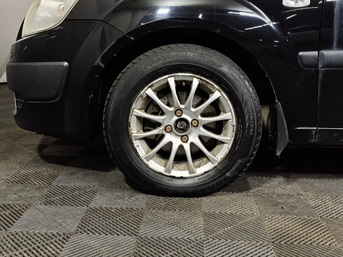 Kia Rio 1.4 AT (97 л.с.) Черный в АВИЛОН. Слайд №9