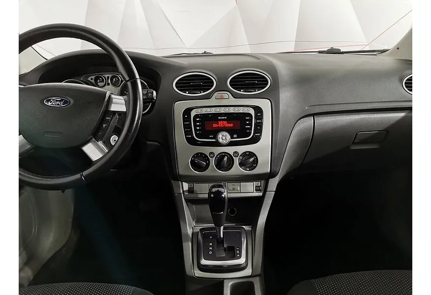 Ford Focus 2.0 AT (145 л.с.) Белый в АВИЛОН. Слайд №15