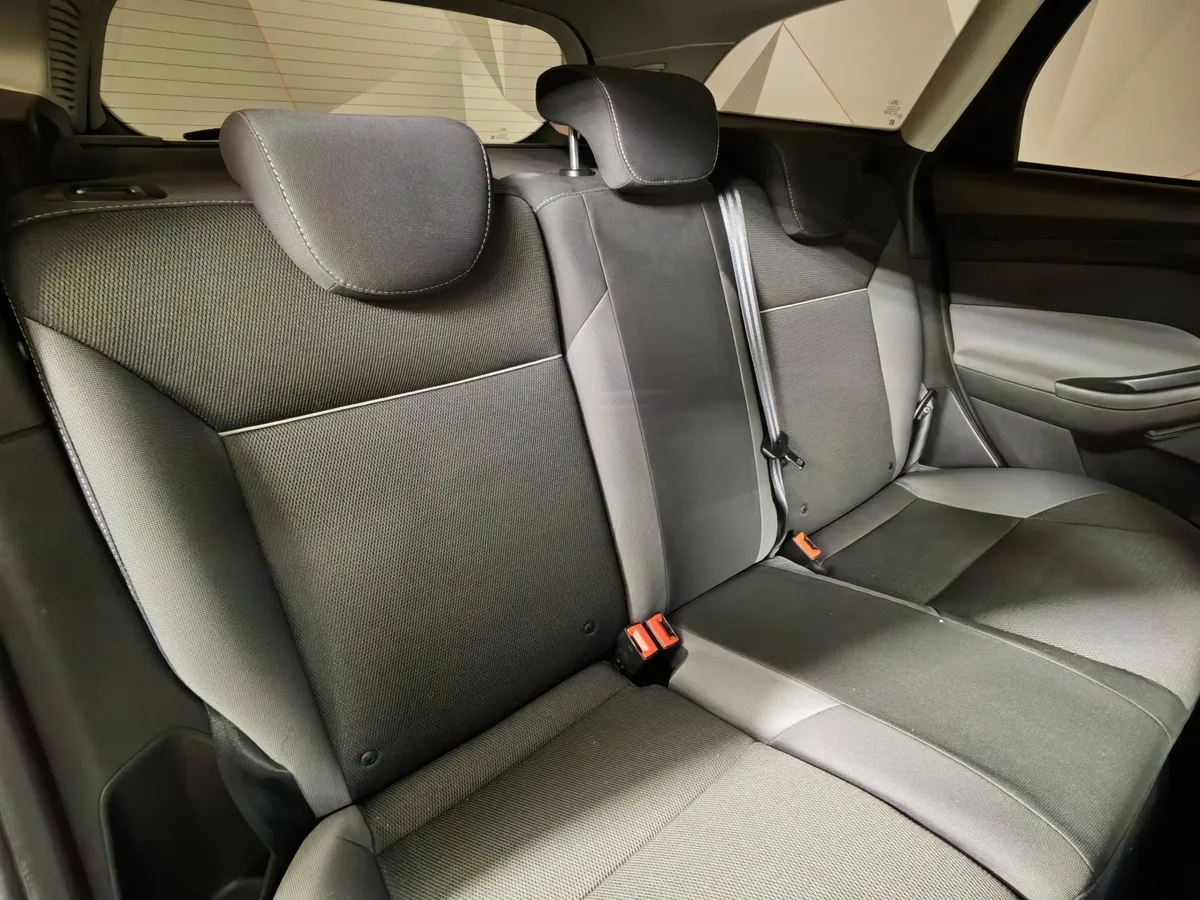 Ford Focus 1.6 Ti-VCT PowerShift (105 л.с.) Trend Серый в АВИЛОН. Слайд №15