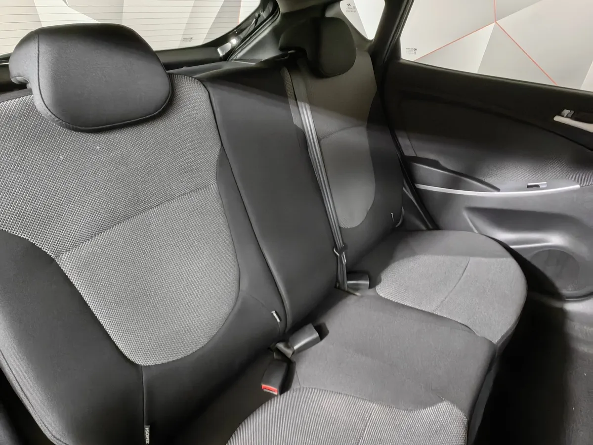 Hyundai Solaris 1.4 MT (107 л.с.) Active Черный в АВИЛОН. Слайд №17