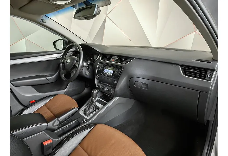 АВИЛОН - Skoda Octavia 1.4 TSI DSG (140 л.с.) Серебристый - slide 8