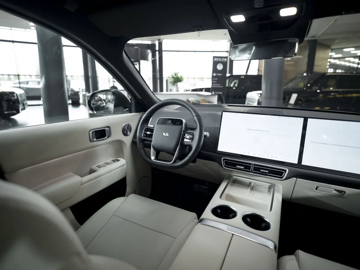 Li Auto L9 1.5 AT 4WD (449 л.с.) Ultra Черный в АВИЛОН. Слайд №7
