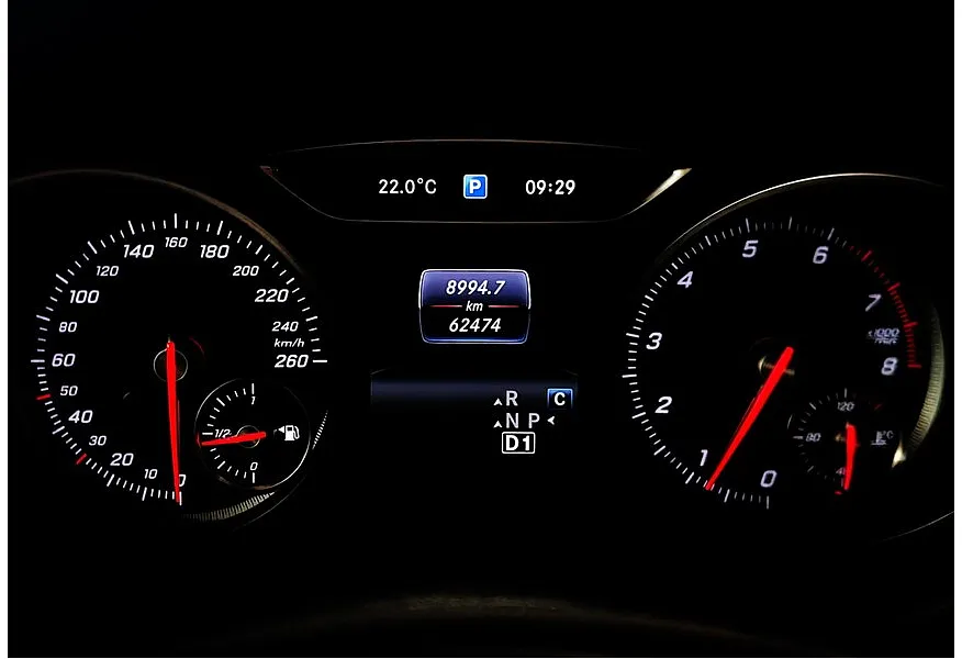 Mercedes-Benz GLA 200 7G-DCT (150 л.с.) Особая серия Серый в АВИЛОН. Слайд №18