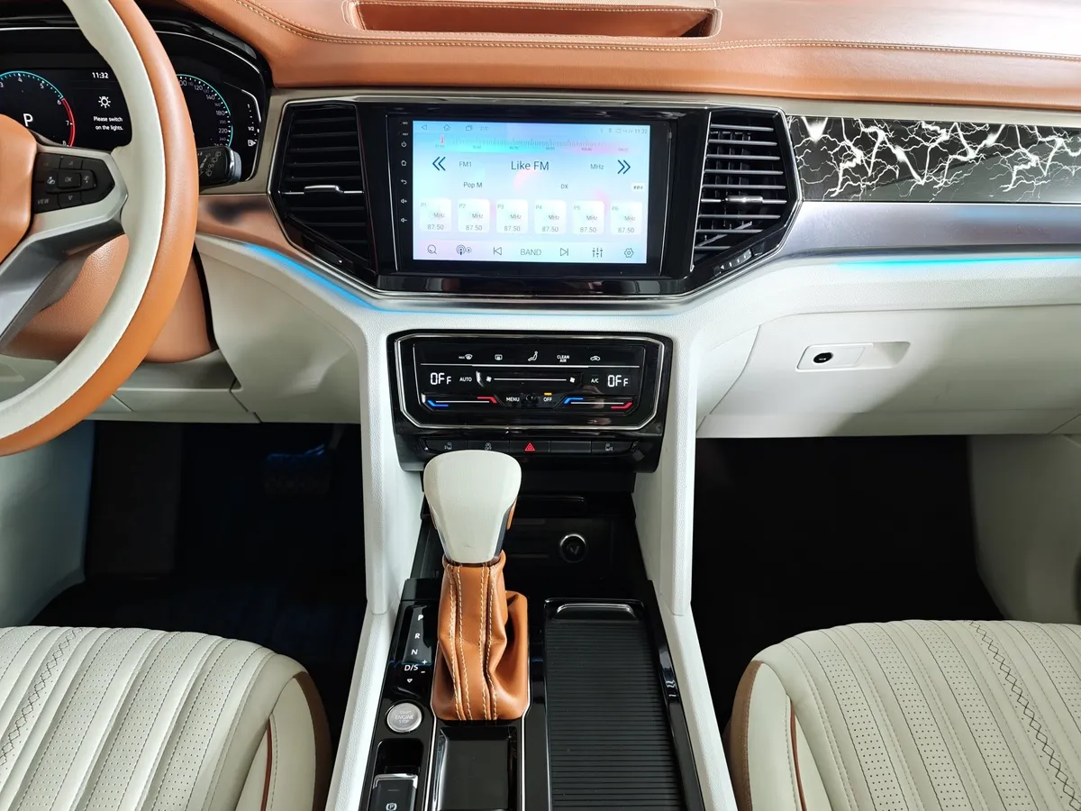 Volkswagen Viloran 380 TSI 2.0 AMT (220 л.с.) Premium Edition Белый в АВИЛОН. Слайд №13